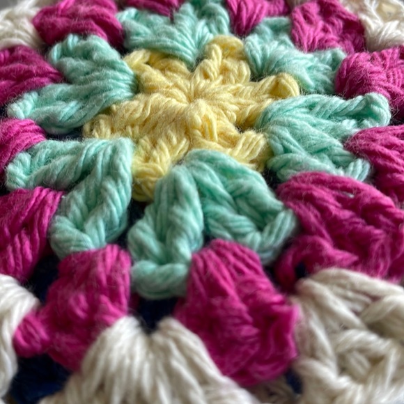 12 Crocheted Granny Squares 100% Cotton w Off-White Edge For DIY Crafts Pretty! - Picture 6 of 6